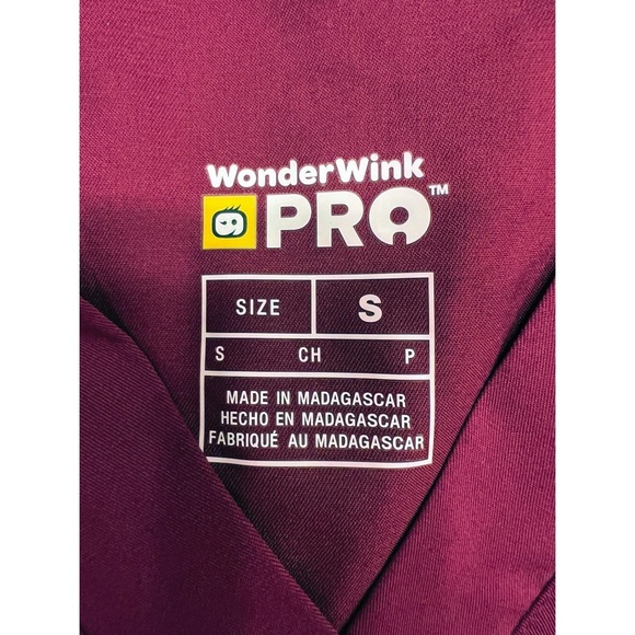 WonderWink Women's 3-Pocket V-Neck Dolman Sleeve Modern Fit Scrub Top Wine NWT - Picture 4 of 5